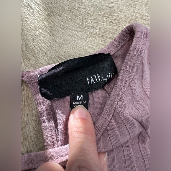 Fate by LFD Keyhole Bodysuit Top Womens Medium Ruffle Trim Purple - Picture 3 of 5